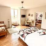 Domaine Le Jardin Suspendu Proche Helffest Et Puy Dufou Nocleg ze śniadaniem Montfaucon-Montigne