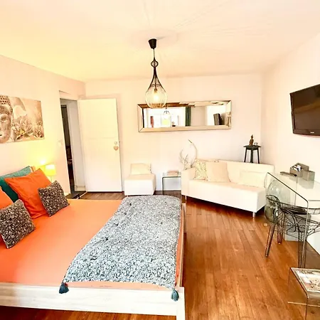 Bed & Breakfast Domaine Le Jardin Suspendu Piscine Et Detente A Proximite Du Puy Dufou Montfaucon-Montigne