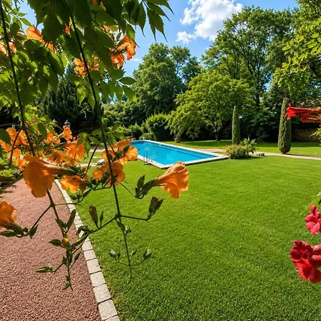 Domaine Le Jardin Suspendu D Hotes 4* Montfaucon-Montigne