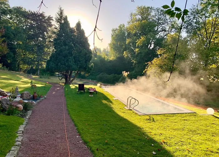 לינה וארוחת בוקר Domaine Le Jardin Suspendu Proche Puydufou Les Epesses 4*